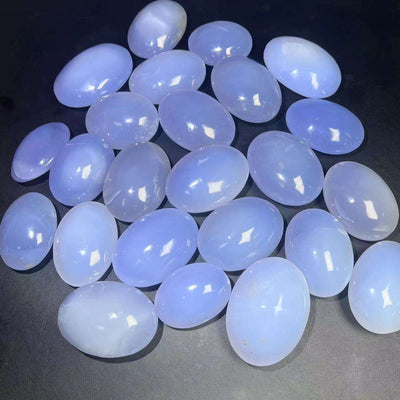 Wholesale high quality natural quartz healing crystal palm stone blue chalcedony crystal palm stones for souvenirs gift